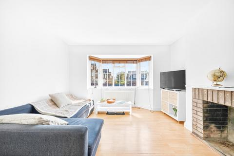 1 bedroom maisonette for sale, Eaton Road, Enfield