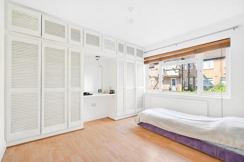 1 bedroom maisonette for sale, Eaton Road, Enfield