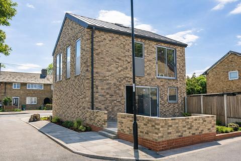 4 bedroom detached house for sale, St. Norbert Road, London, SE4