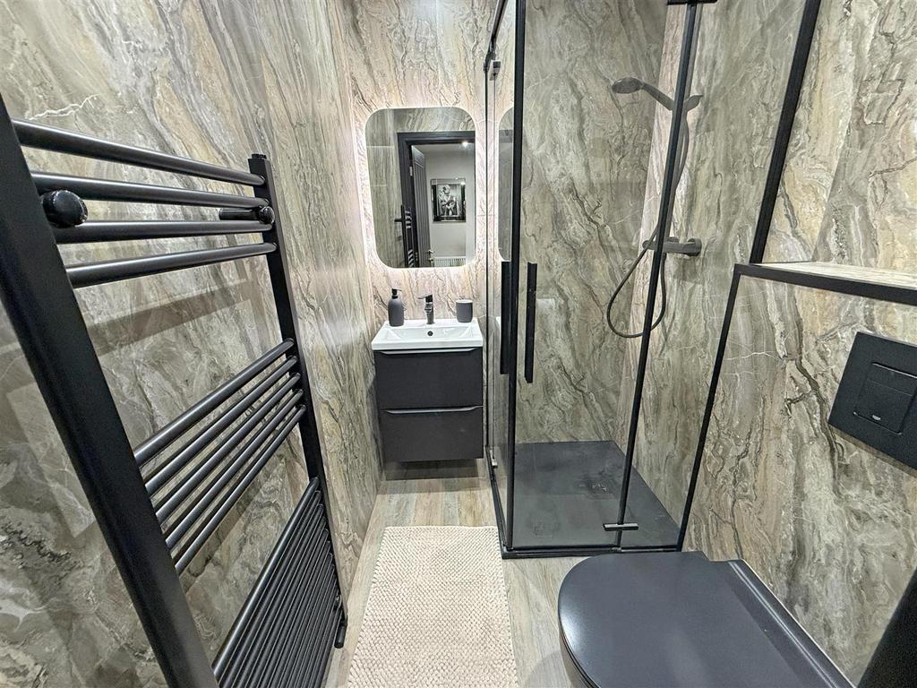 Shower 2.jpg