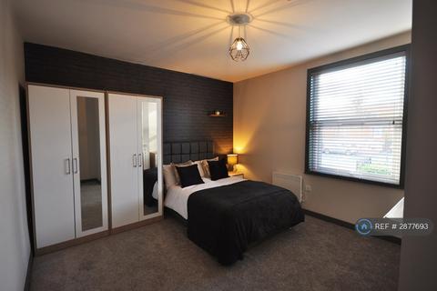 5 bedroom terraced house to rent, Highfield Road, Leeds, LS13