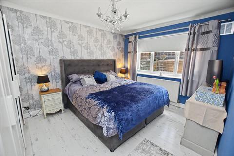 3 bedroom bungalow for sale, Midhurst Hill, Bexleyheath, Kent, DA6