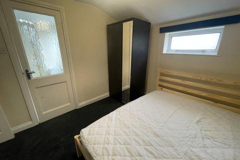 1 bed semi-detached house for rent in Newhall Street, Swindon, Wiltshire, SN1 5QS