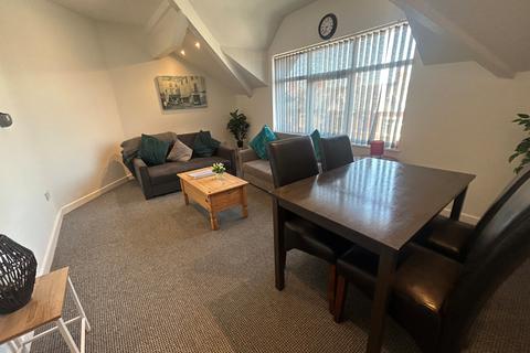 2 bed flat/apartment for rent in Holmfield Road, Blackpool FY2