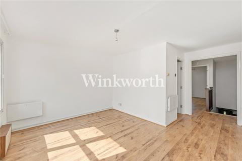 2 bedroom end of terrace house to rent, Pilgrims Close, London, N13