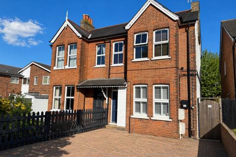 Gordon Road, Ashford, Middlesex, TW15