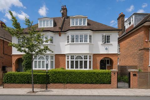Kidderpore Gardens, Hampstead, NW3