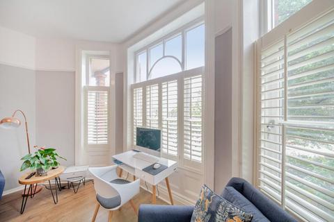 1 bedroom flat for sale, Netherhall Gardens,  Hampstead,  NW3