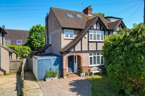 Bridge Gardens, East Molesey, KT8