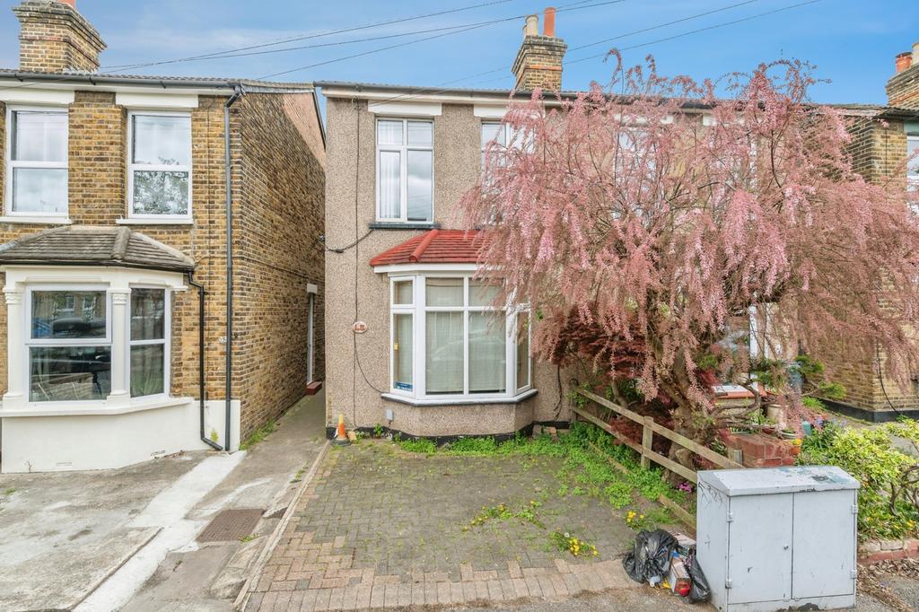 2 bedroom semi-detached house for sale