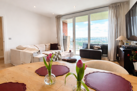 1 bedroom apartment to rent, 1 Bedroom Luxury Flat For Rent Holcombe Mansions, IG11