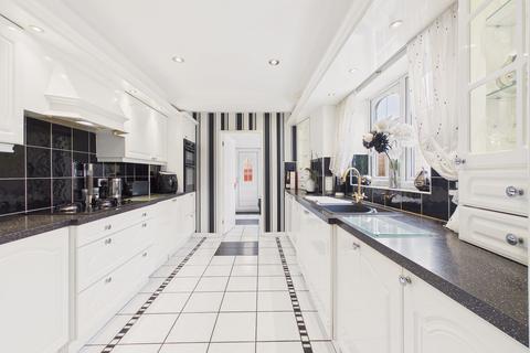 4 bedroom detached house for sale, Glanton Close, Wardley, NE10