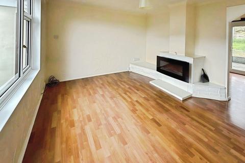 3 bedroom semi-detached house to rent, Springfield Avenue, Rugeley WS15