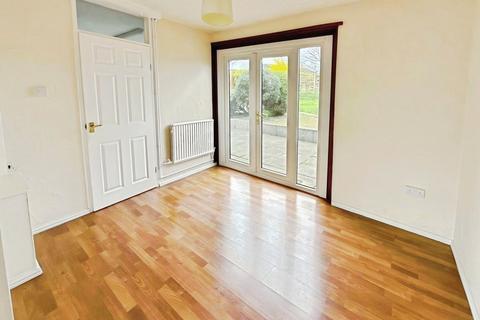3 bedroom semi-detached house to rent, Springfield Avenue, Rugeley WS15