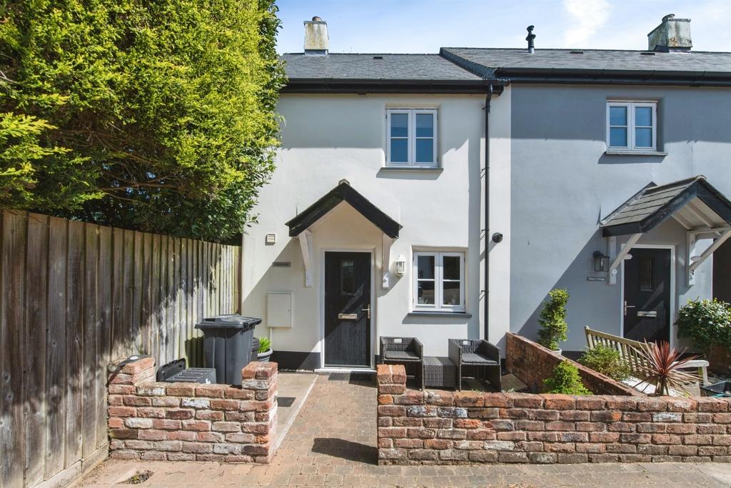 2 bedroom end of terrace house for sale