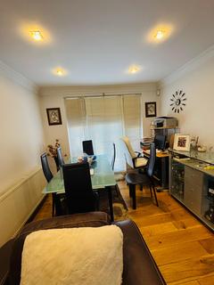 3 bedroom terraced house to rent, Rannock Ave, London NW9