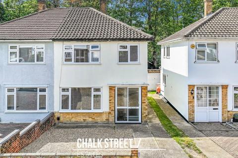 Grey Towers Gardens, Hornchurch, RM11