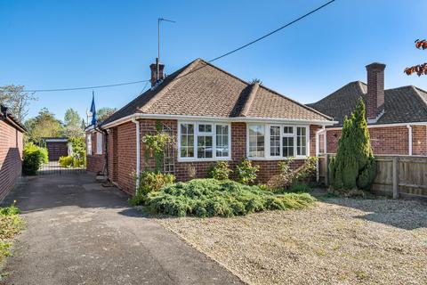 2 bedroom detached bungalow for sale, The Moors, Kidlington, OX5