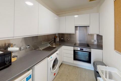 5 bedroom apartment to rent, Upper Grove Place, Edinburgh, EH3