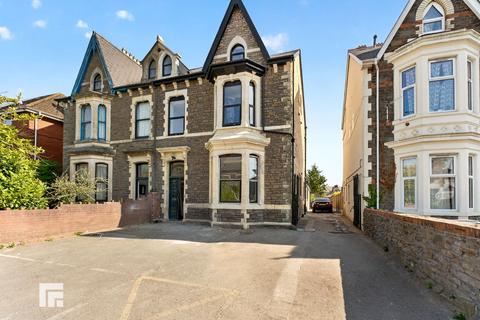 1 bedroom flat for sale, Columba House, Llandaff Road