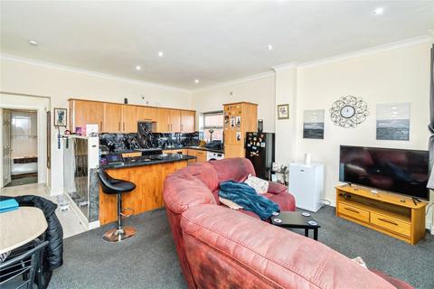 4 bedroom flat for sale, Park Road, Freemantle, Southampton, Hampshire, SO15