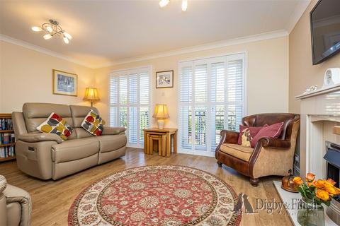 3 bedroom terraced house for sale, Whitehall Court, Radcliffe-On-Trent, Nottingham
