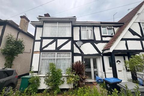 Pettsgrove Avenue, Wembley