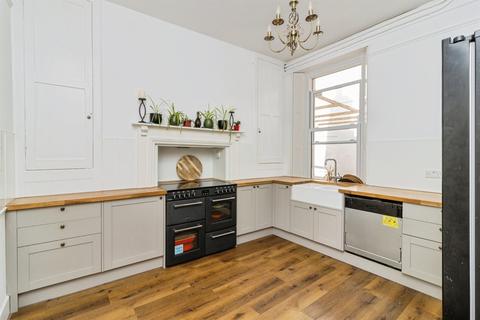 4 bedroom terraced house for sale, Scarborough Road, Torquay