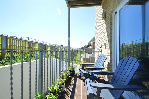2 bedroom flat for sale, SHORT WALK TO SEAFRONT * BONCHURCH