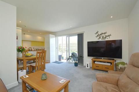 2 bedroom flat for sale, SHORT WALK TO SEAFRONT * BONCHURCH