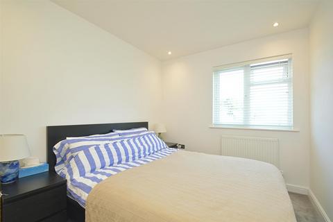 2 bedroom flat for sale, SHORT WALK TO SEAFRONT * BONCHURCH