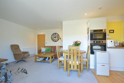 2 bedroom flat for sale, SHORT WALK TO SEAFRONT * BONCHURCH