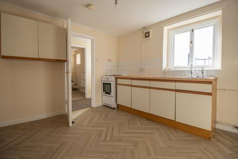 Studio to rent, River Lane, Gaywood