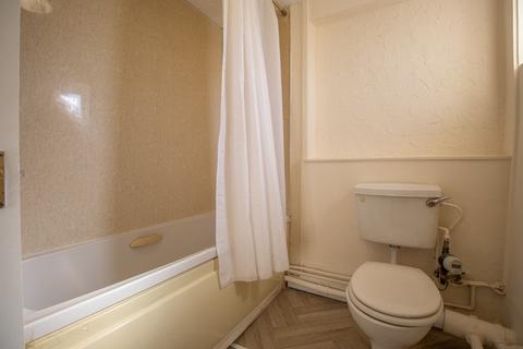 Studio to rent, River Lane, Gaywood