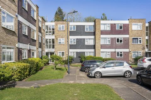 Thomas A Beckett Close, Wembley