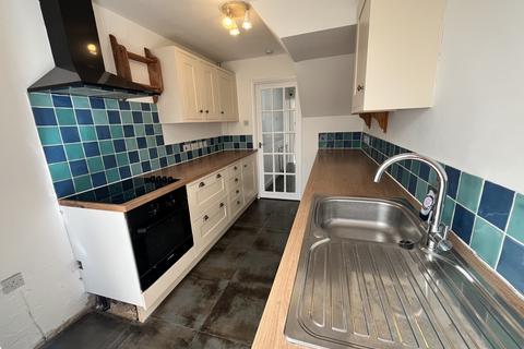 3 bedroom end of terrace house to rent, Laburnum Drive, Chelmsford