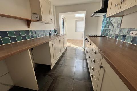 3 bedroom end of terrace house to rent, Laburnum Drive, Chelmsford