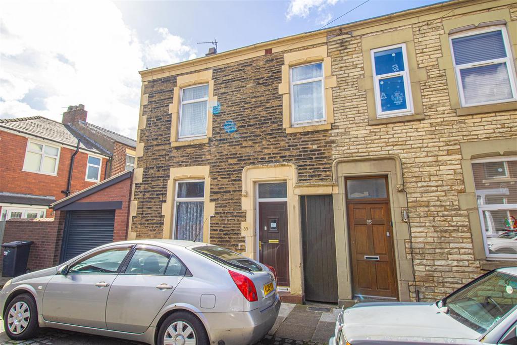 3 bedroom end of terrace house for sale