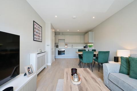 2 bedroom flat for sale, Miles Road Epsom