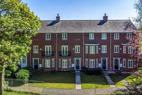 3 bedroom townhouse for sale, Darwin Court, Whitchurch.