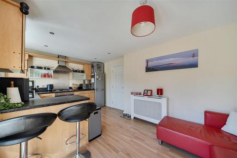 3 bedroom townhouse for sale, Darwin Court, Whitchurch.