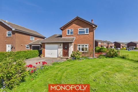 3 bedroom detached house for sale, Llawr Y Dyffryn, Ruthin LL15