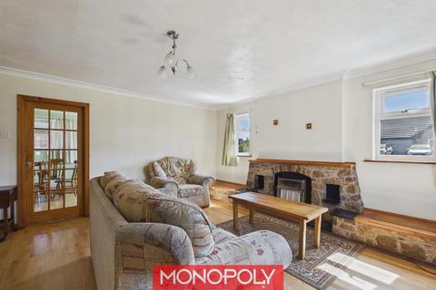 3 bedroom detached house for sale, Llawr Y Dyffryn, Ruthin LL15