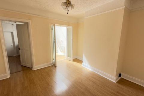 3 bedroom house to rent, Albemarle Road, Taunton, TA1