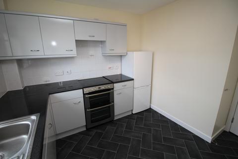 2 bedroom flat to rent, Russell Street, Johnstone, PA5