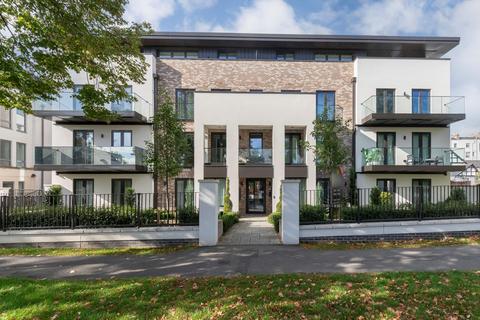 3 bedroom flat for sale, Parabola Road, Cheltenham, Gloucestershire GL50