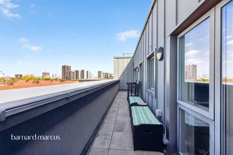 1 bedroom flat for sale, Pomeroy Street, London