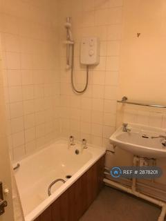 2 bedroom flat to rent, Kelly Avenue, Rugeley, WS15