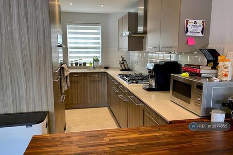 4 bedroom terraced house to rent, New Writtle Street, Chelmsford, CM2