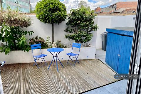 4 bedroom terraced house to rent, New Writtle Street, Chelmsford, CM2